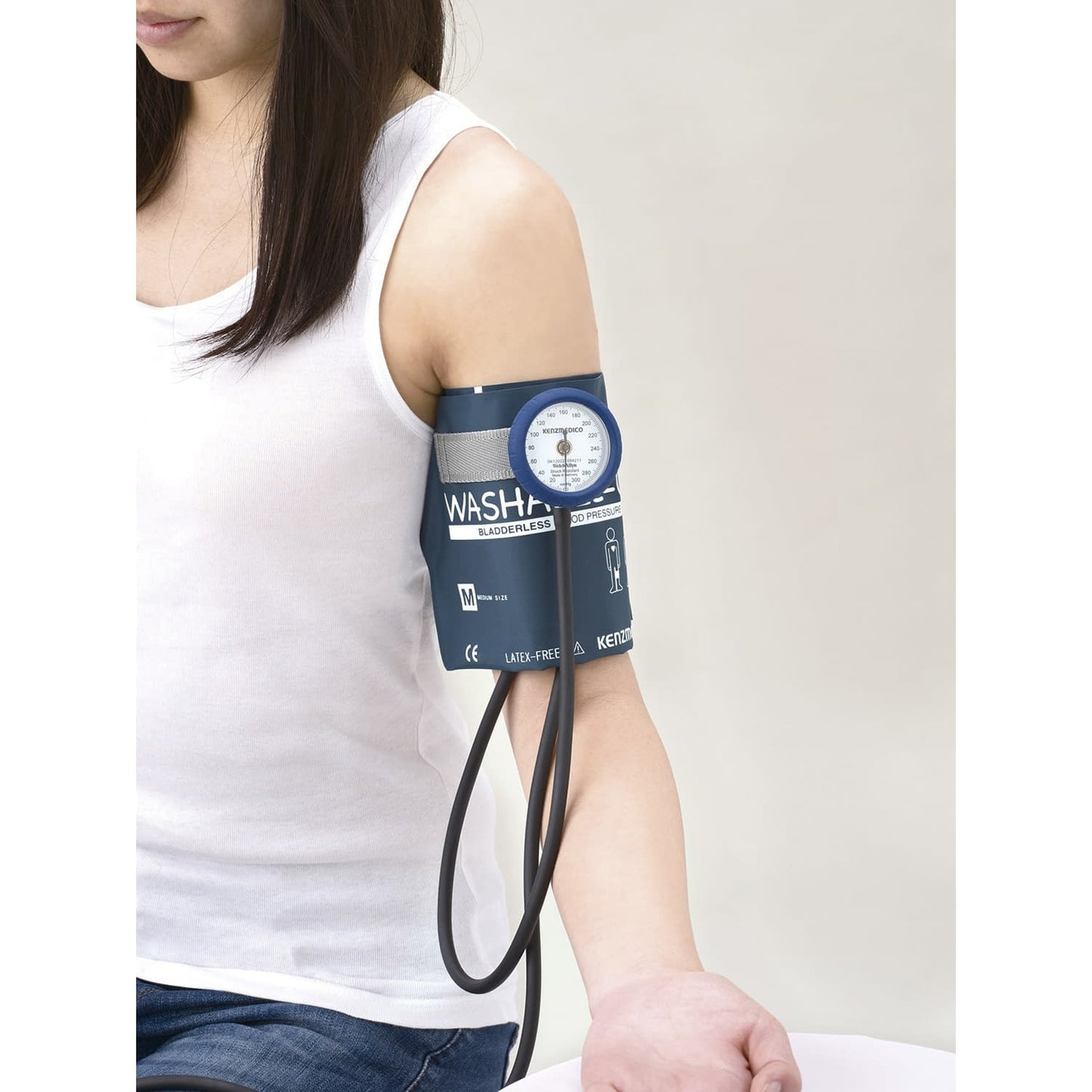 アネロイド血圧計No.555 24-6419-00 ケンツメディコ 0555B071(ウォッシャブルカフ)