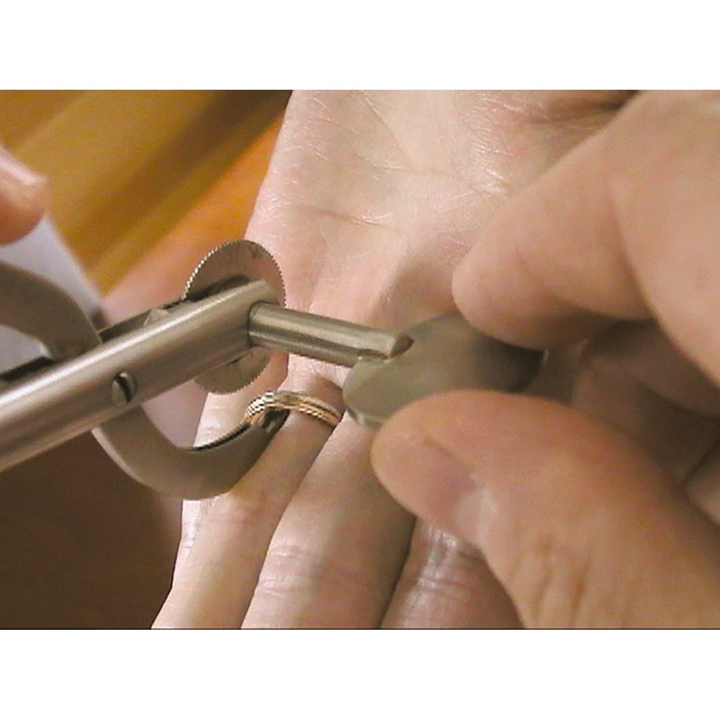 Ring cutter (stainless steel) body + 1 blade 25-4503-00 Medlife 16CM