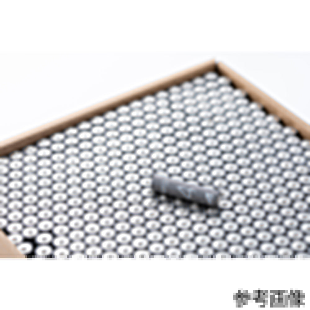 1 x 9V alkaline battery from AS ONE