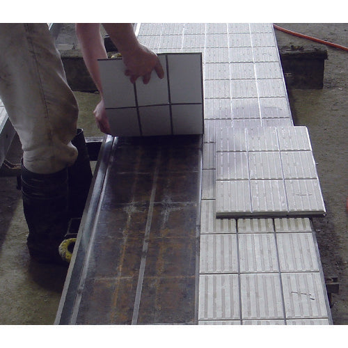 日東エルマテ コンクリート型枠先付け工法用テープ 20mm×40m ホワイト TKR-20LS 1 巻