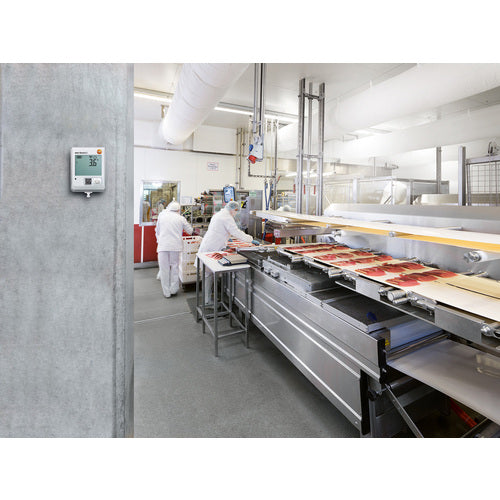 TESTO クラウドモニタリングロガー testo Saveris 2−T1 温度センサ内蔵タイプ SAVERIS2-T1 1 台