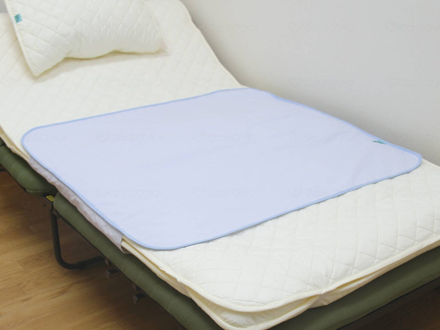 トクナガ消臭達人 防水シーツハーフ ブルー