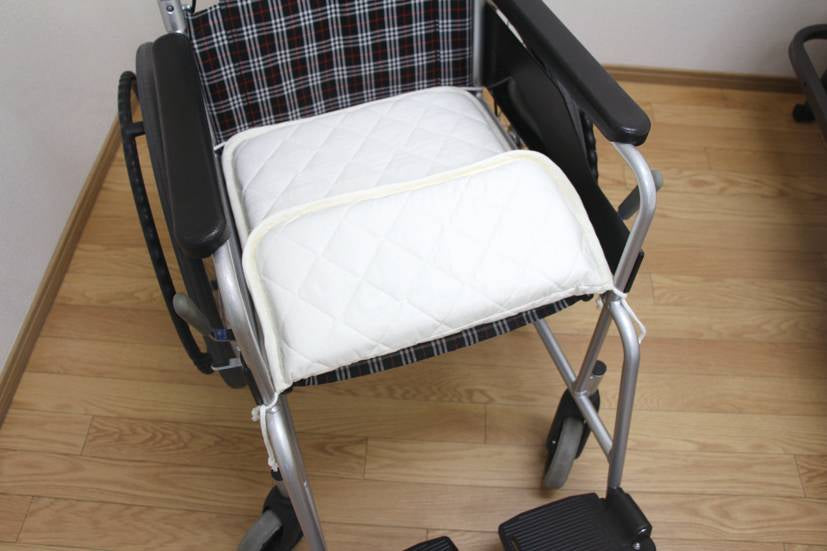 Tokunaga Deodorizing Expert Wheelchair Cushion Pink