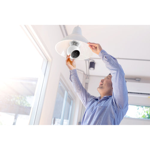 AMARYLLO 소켓형 자동 추적 방범 카메라 Zeus ACR1501R23WHE26 1대