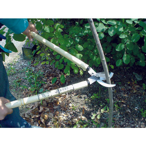 GS pruning scissors (thick branch cutting type) Wooden handle pruning scissors Cutting capacity 25mm 2016 1 piece