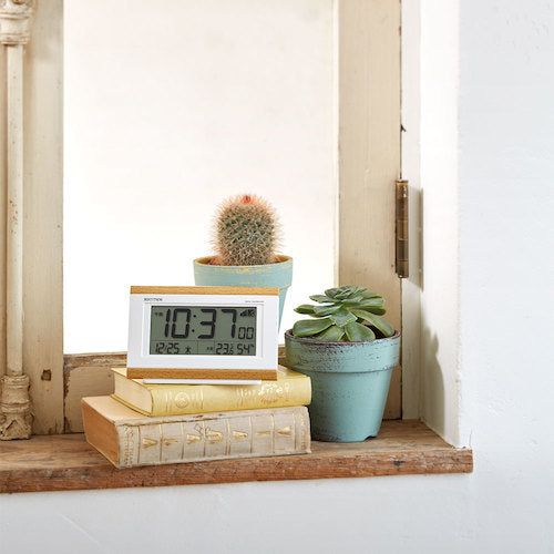 RHYTHM リズム 電波 目覚まし時計 温湿度計付き ブラウン 8RZ161SR07 1 個