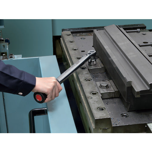 KTC 12.7sq. 프리 록형 토크 렌치 (프리셋 형) 토크 조정 범위 40 ~ 200N · m 전체 길이 432mm GW200-04T 1 개