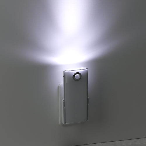 YAZAWA 無接点充電式人感明暗ナイトライト NCHSMN16WH 1 個