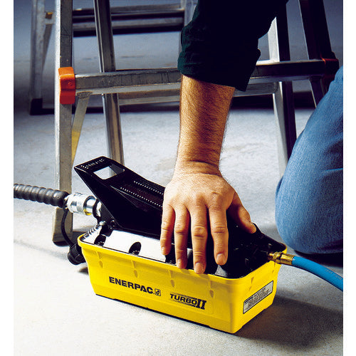 ENERPAC 単動用エアー駆動油圧ポンプ PATG1102N 1 台