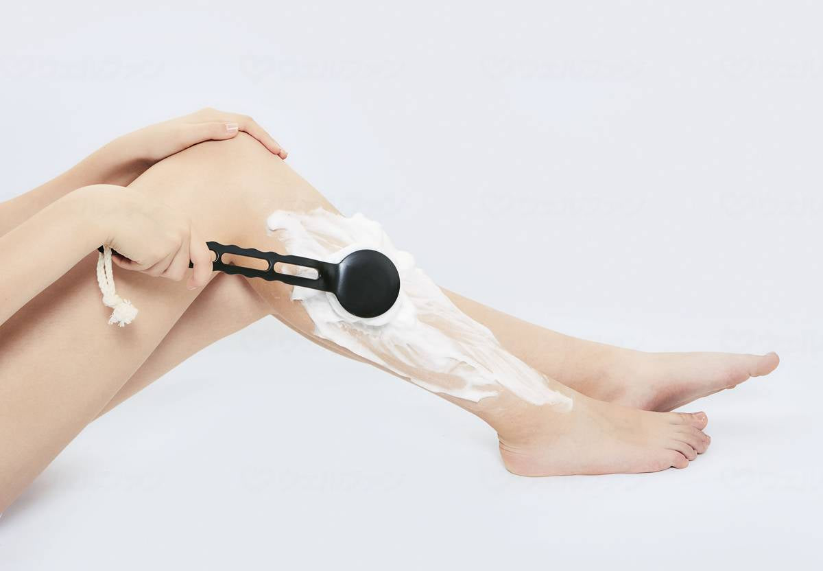 コジット透明肌竹炭ボディロングブラシ