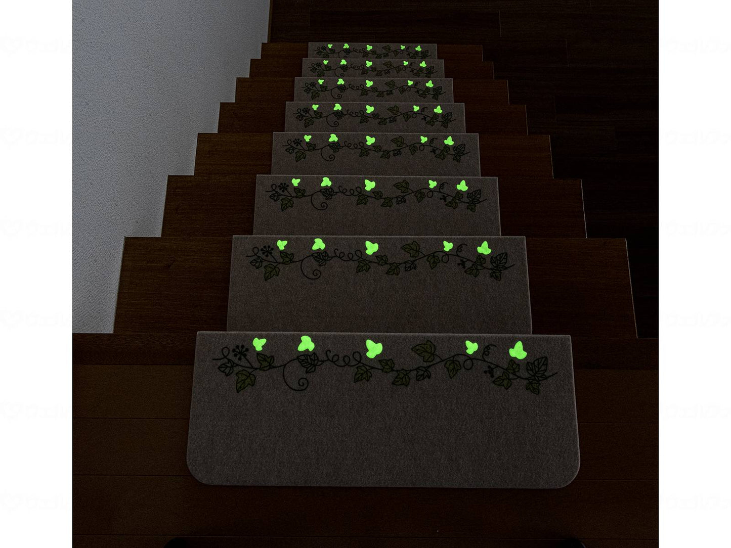 Sanko Just Place Adhesive Luminous Stair Mat Ivy