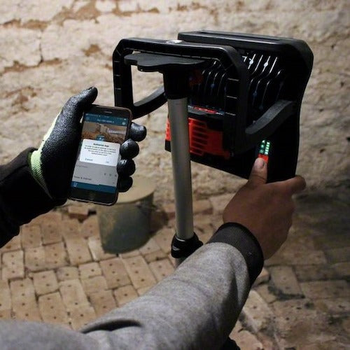 ボッシュ 18VコードレスライトLED+バッテリー充電器セット GLI18V-10000CSET 1 S