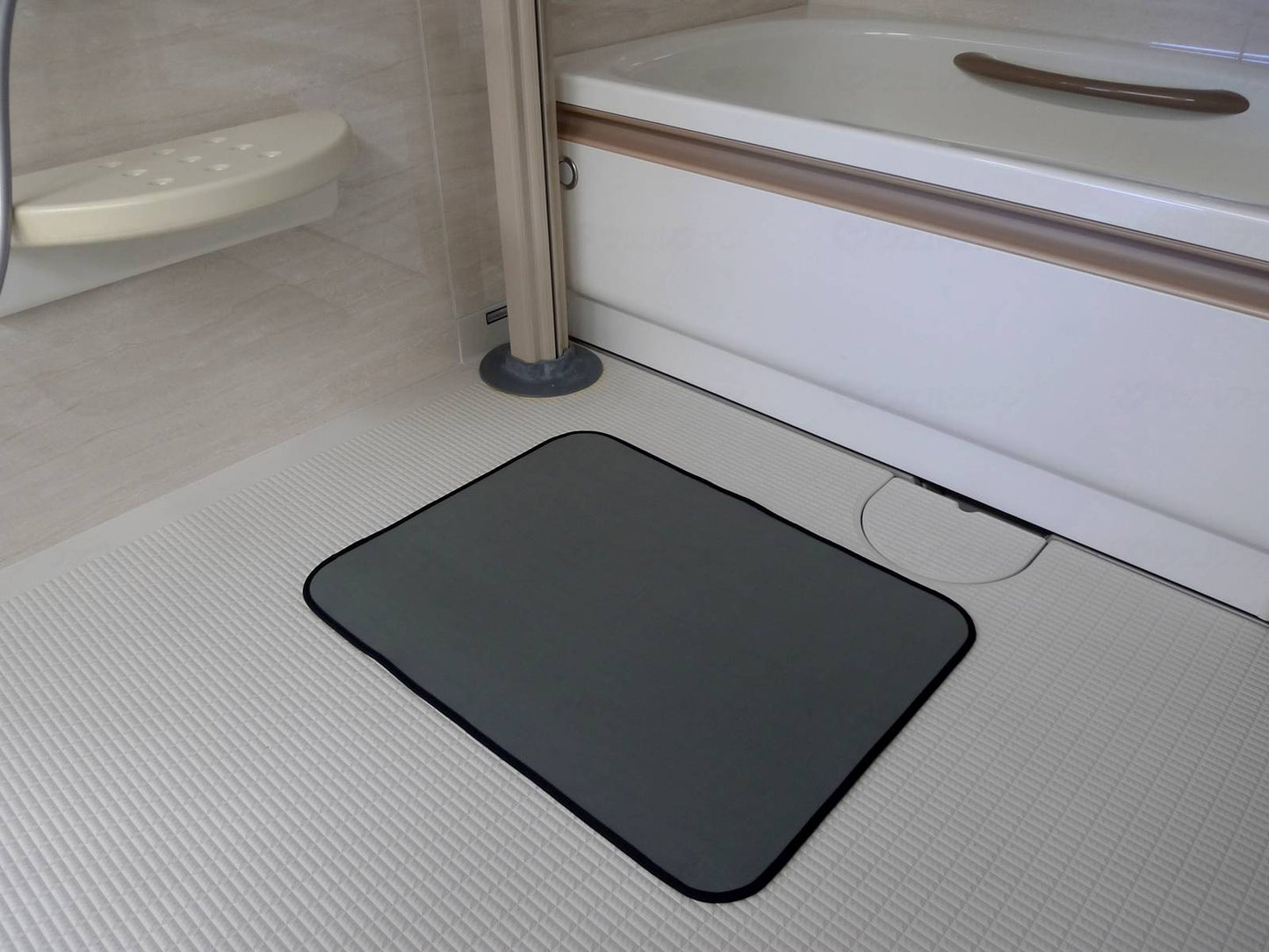 Lakes 21 Non-Slip Mat, Gray