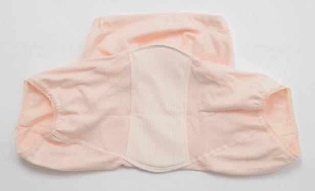 川本産業三分丈ショーツ50 ピーチベージュ LL