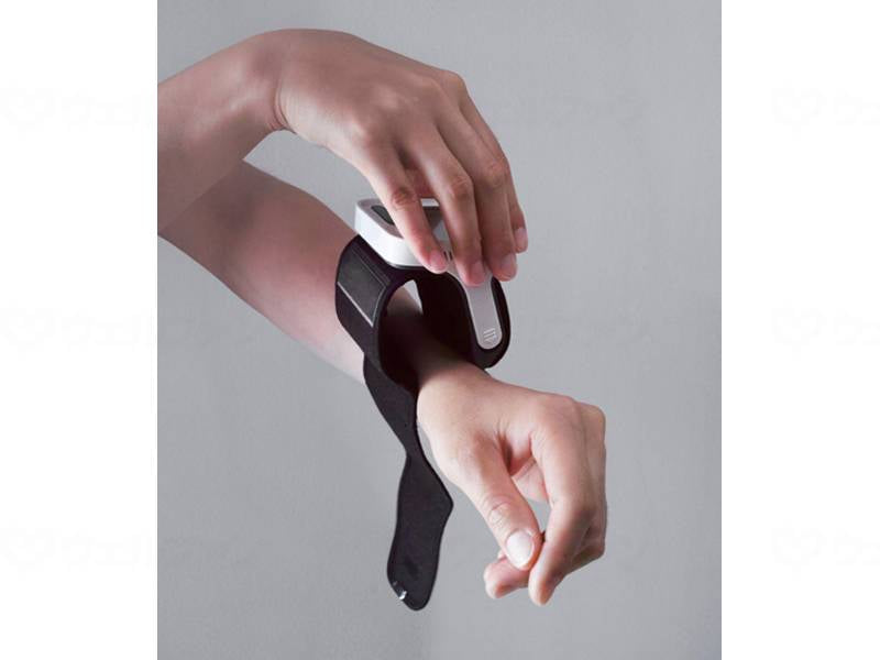 Citizen Systems Citizen BLE-equipped wrist blood pressure monitor CHWH903 White