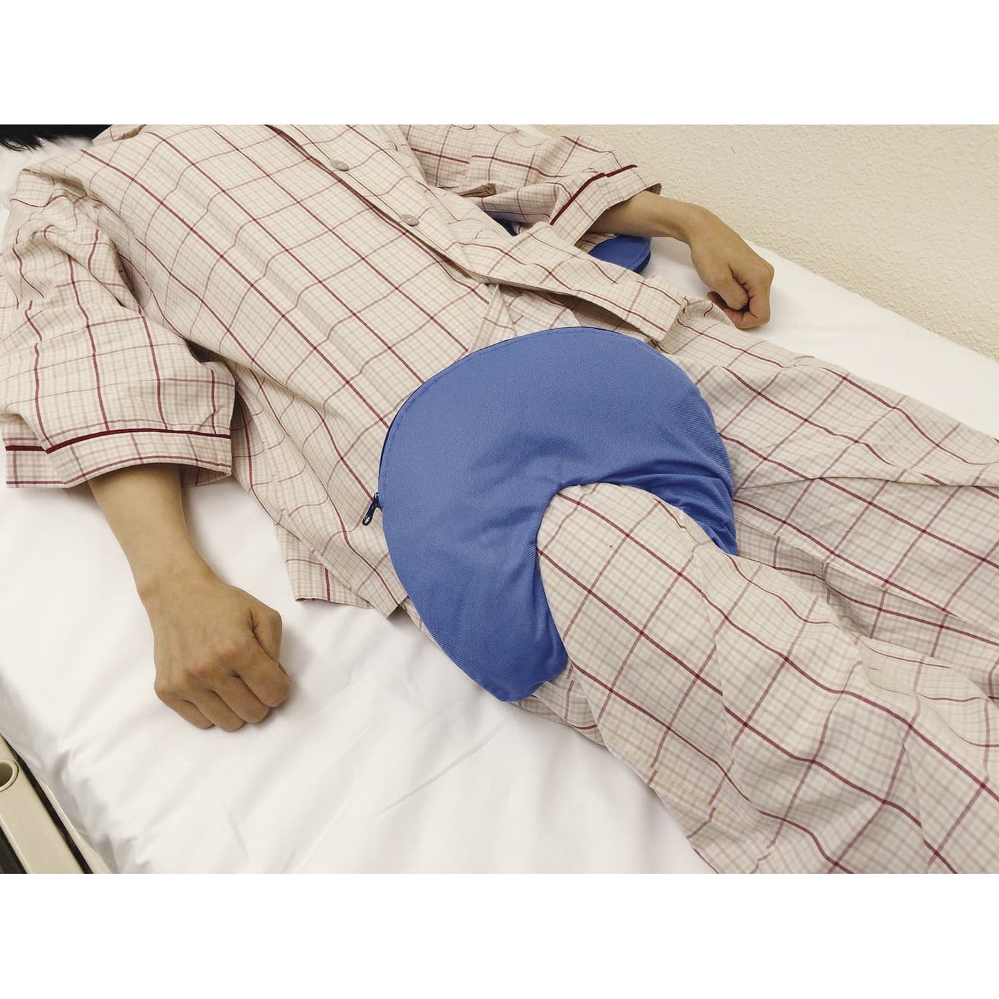 くるっとクール(三日月型冷却材) 保冷枕 24-3880-00 三重化学工業 MKC-001