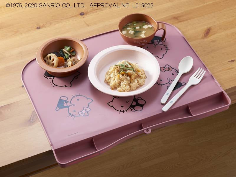 ウェルファンｼﾘｺｰﾝ製　お食事ﾏｯﾄ（ﾊﾛｰｷﾃｨ） ﾋﾟﾝｸ