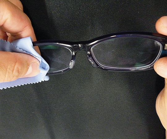 メガネがピカピカになるくもり止めクロス　約120×150mm　S072 1枚/袋