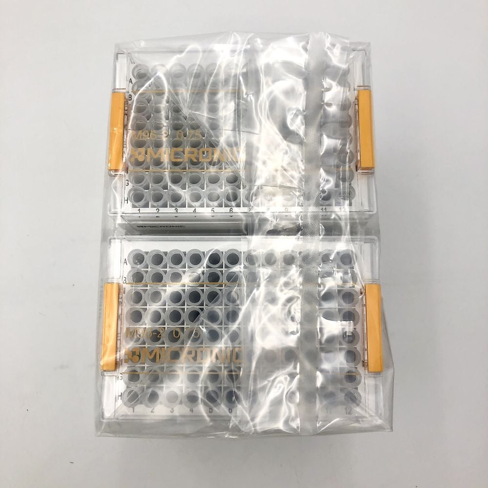 2D 바코드 부착 크라이오 튜브 Internal thread 0.75mL 랙입(low cover) 1 세트(96개×10 랙입) MP52519 1 세트(96개×10 랙입)