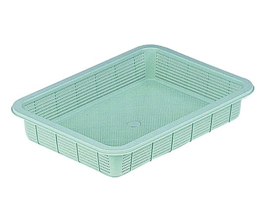 1 small shallow plastic square basket