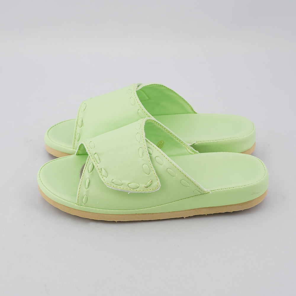すべりにくいサンダル　安全足進　女性用　フリー　グリーン 1足