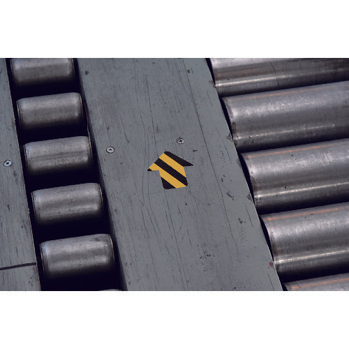 緑十字　路面表示ステッカー　矢印型　黄／黒　ＱＣＡ−ＴＲ　７６×７０ｍｍ　１０枚組　ＰＶＣ　403045　1組