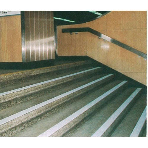 ＴＲＵＳＣＯ　重歩行用ノンスリップテープ　１００ｍｍＸ３ｍ　ホワイト　TNSH-100-W　1 巻