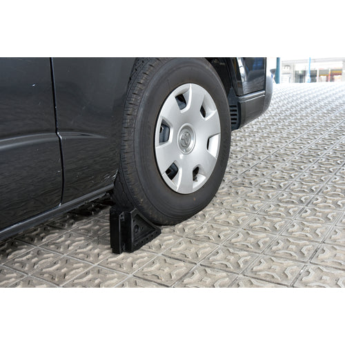 Green Cross Tire Stopper for Passenger Cars (Up to 2t) H145 x W100 x D195mm Synthetic Rubber 120001 1 pc