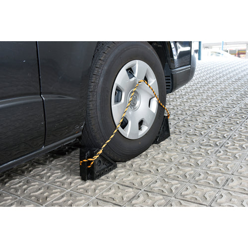 Green Cross Tire Stopper for Passenger Cars (Up to 2t) Set of 2 Tire Stopper 2 H145 x W100 x D195mm Synthetic Rubber 120002 1 Set