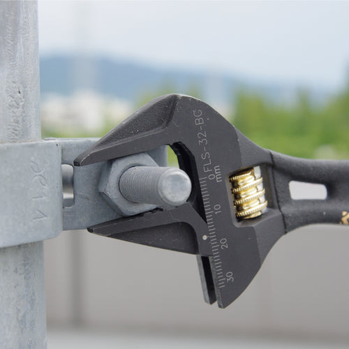 Fujiya Light Short Monkey (Black and Gold with Grip) FLS-32-BG 1 piece