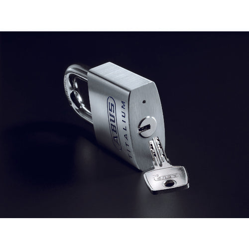 ＡＢＵＳ　軽量シリンダー南京錠　ＴＩＴＡＬＩＵＭ　９６ＴＩ／６０　TITALIUM 96TI/60　1 個