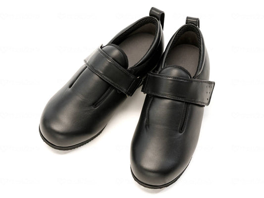 徳武産業ダブルマジックⅢ合皮 黒 6L