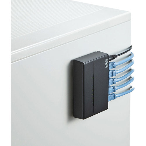 ＳＡＮＷＡ　スイッチングハブ（５ポート・マグネット付き）　LAN-SWHP501BK　1 個