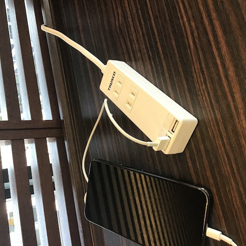 ＴＲＵＳＣＯ　【売切廃番】　ＵＳＢ充電ポート付きタップ　２個口２ポート４．８Ａ　TUT2S-2P　1 個