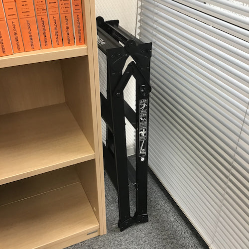 TRUSCO 사다리 겸용 각립 블랙 높이 0.81m BKK-090 1대