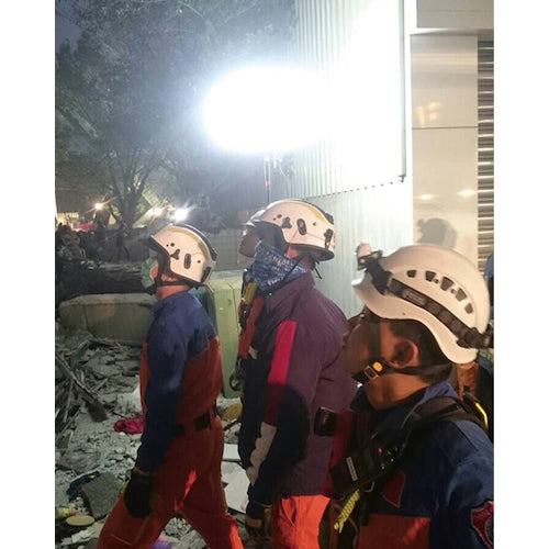 ＫＡＺ　輝夜５００Ｗ　ＬＥＤ反射バルーンライト　中型三脚仕様　明るさ７２０００ｌｍ　BL-500-SS　1 台