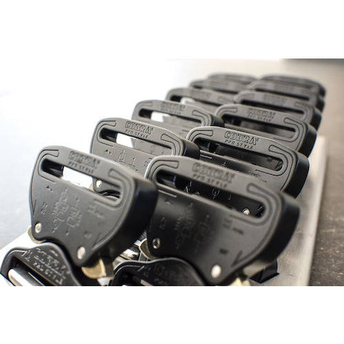 ＡＬＰＩＮ　ＣＯＢＲＡプロスタイル　バックル　２５ＭＭ　ブラック　ＶＶ　FY25KVV　1 個