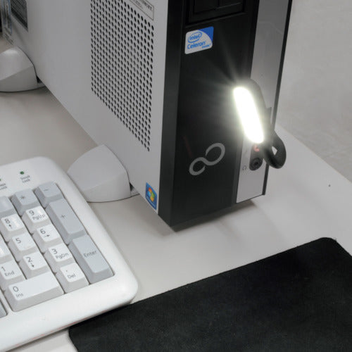 アストロプロダクツ　６ＬＥＤフレキシブルＵＳＢライト　2005000006067　1 個