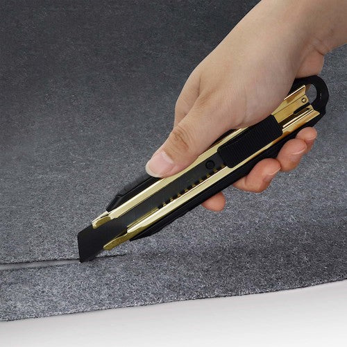 フジ矢　メタルカッターナイフ（黒金）　FK02A-BG　1 本