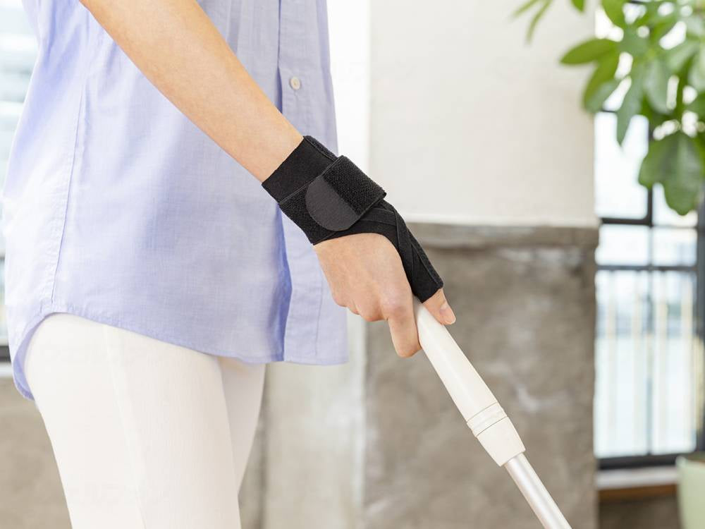 Nakayamashiki Industries Nakayamashiki Thumb/Wrist Taping Supporter Black M