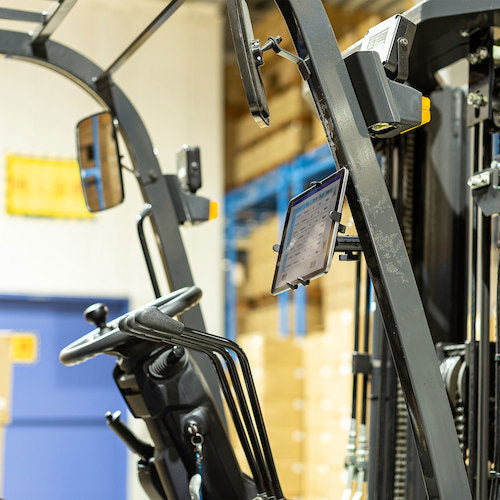 ＳＡＮＷＡ　マグネット取付け式タブレットホルダー　VEH-TBMG1　1 台