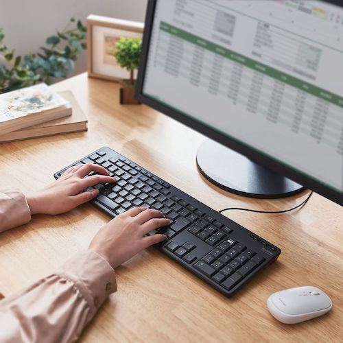 エレコム　フルキーボード　有線　静音設計　抗菌　ブラック　TK-FCM114SKBK　1 台