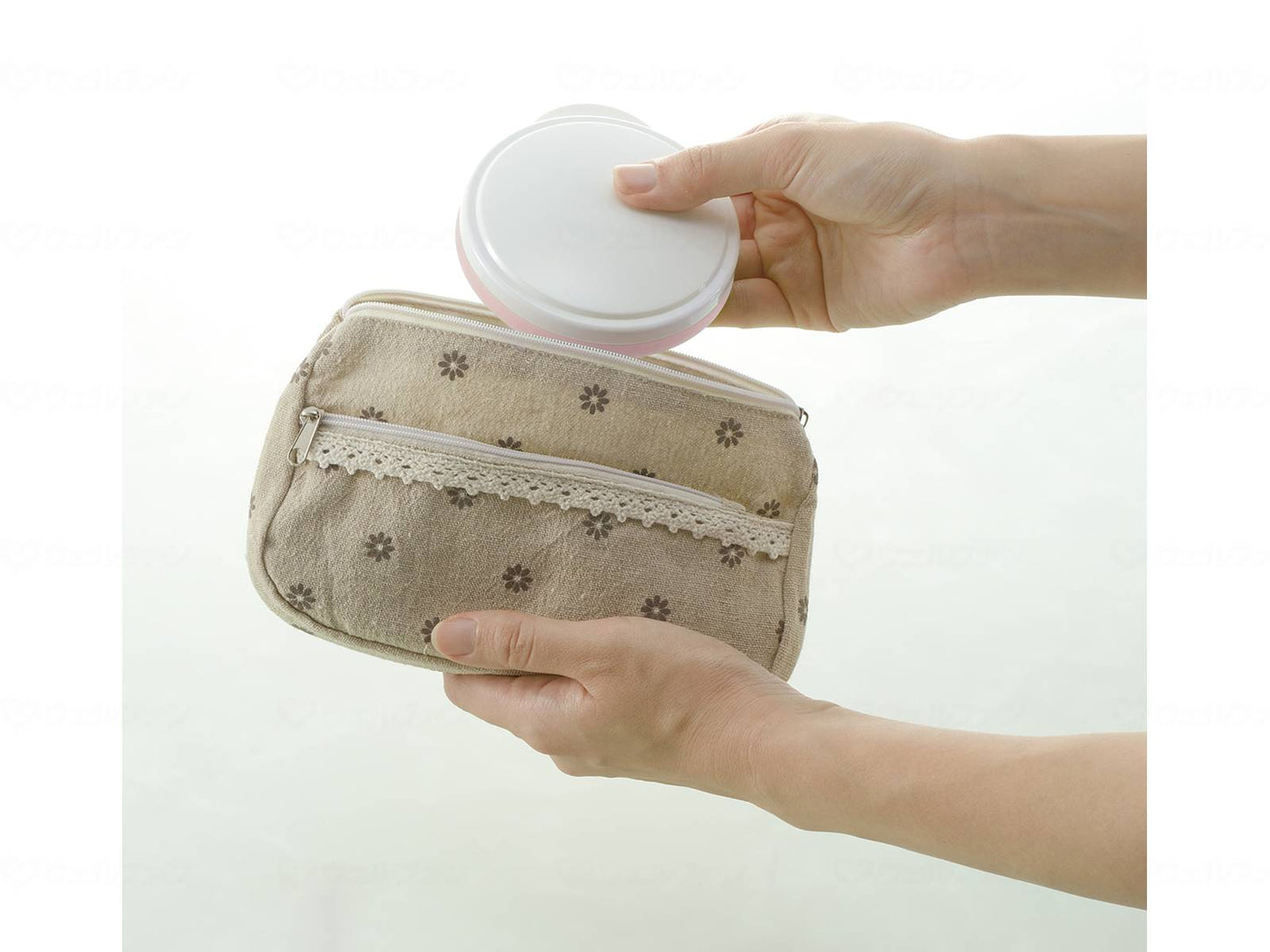 I like using Richell! Denture case, pink