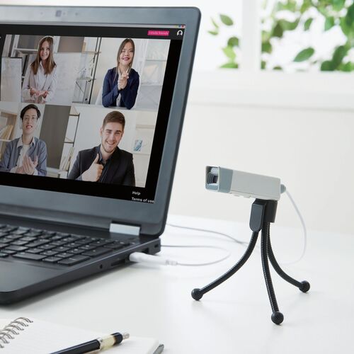エレコム　ウェアラブル対応遠隔業務向けＷＥＢカメラ　５００万画素　オートフォーカス　ＩＰ５４　オフホワイト　UCAM-CW50ABWH　1 個
