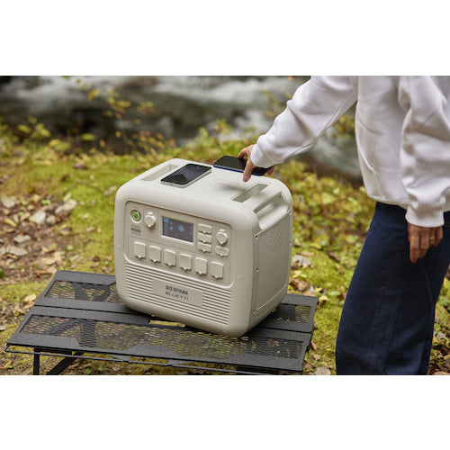 ＩＲＩＳ　１０３４７９　ポータブル電源　２０４８Ｗｈ　ホワイト　PS2000AA-W　1 台