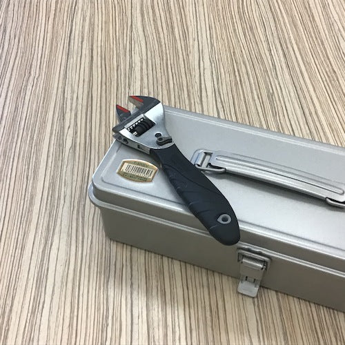 ＴＲＵＳＣＯ　ラチェット式モンキーレンチ（ユニバーサルデザイン）　TRMW-200-U　1 丁