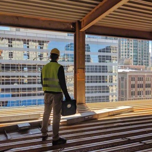 ボッシュ　１８ＶコードレスライトＬＥＤ＋バッテリー充電器セット　GLI18V-10000CSET　1 Ｓ