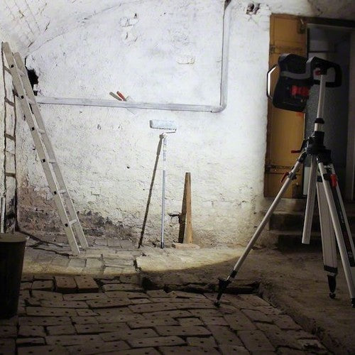 ボッシュ　１８ＶコードレスライトＬＥＤ＋バッテリー充電器セット　GLI18V-10000CSET　1 Ｓ