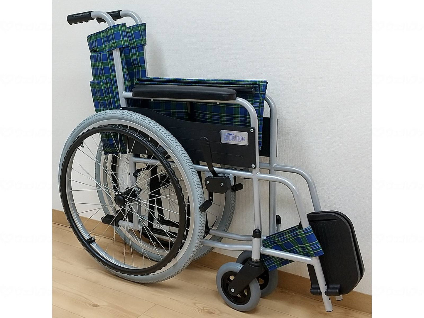 美和商事自走式標準形車いす ｽﾀﾝﾀﾞｰﾄﾞ(ｽﾁｰﾙ)ﾉｰﾊﾟﾝｸ ﾁｪｯｸｸﾞﾘｰﾝ