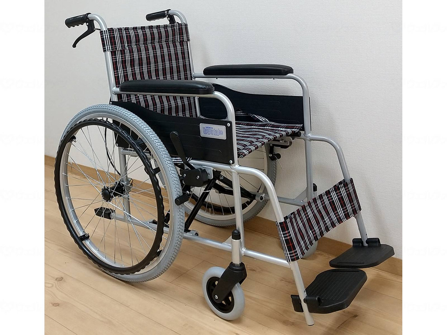 Miwa Shoji Self-propelled Assisted Wheelchair Standard (Aluminum) Puncture-Free Check Black